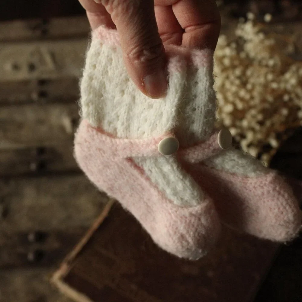 Vintage 1950s Baby Booties, Infant Girls Knit White With Pink Trim Shoes Layette - Picture 10 of 10